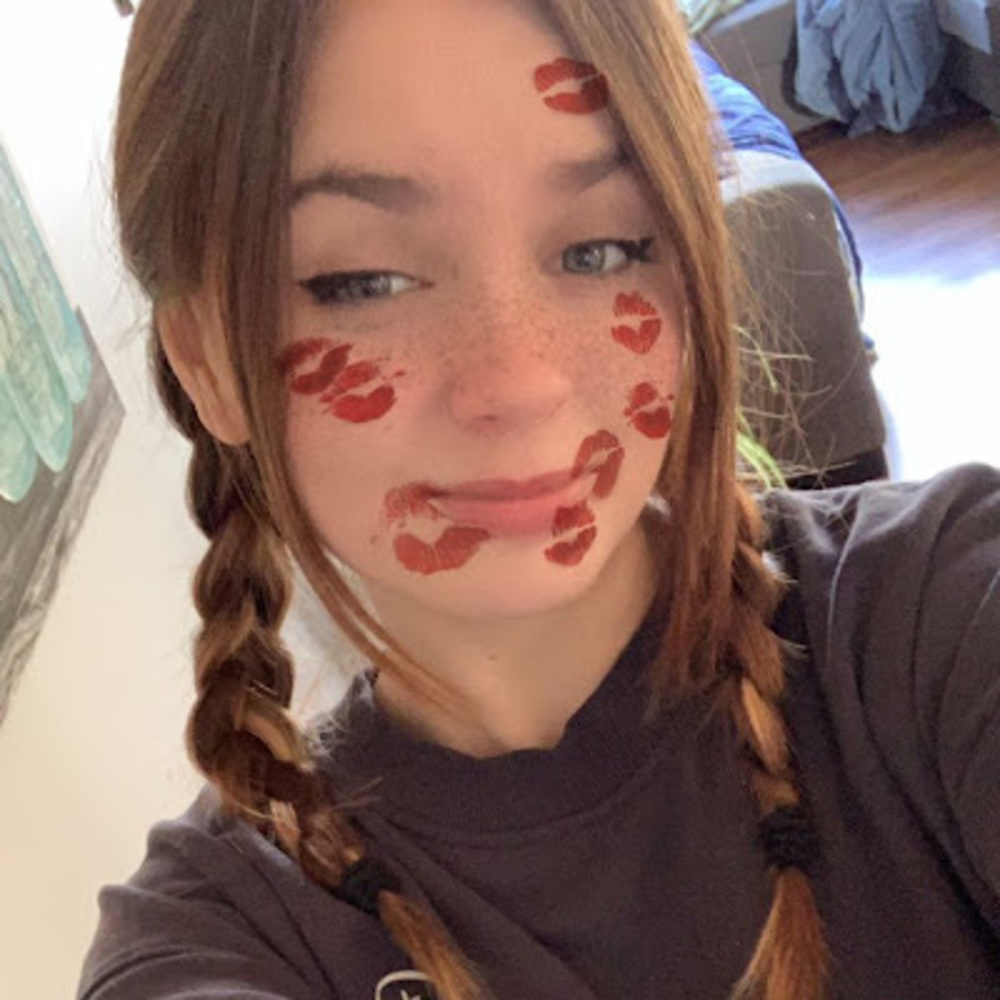 Meet your Posher, D a n i e l l e